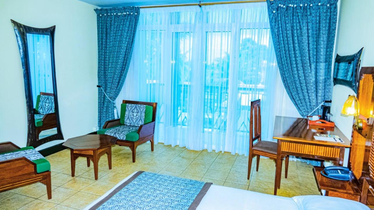 Le Grand Hotel Diego Antsiranana エクステリア 写真