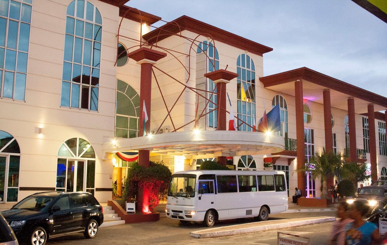 Le Grand Hotel Diego Antsiranana エクステリア 写真